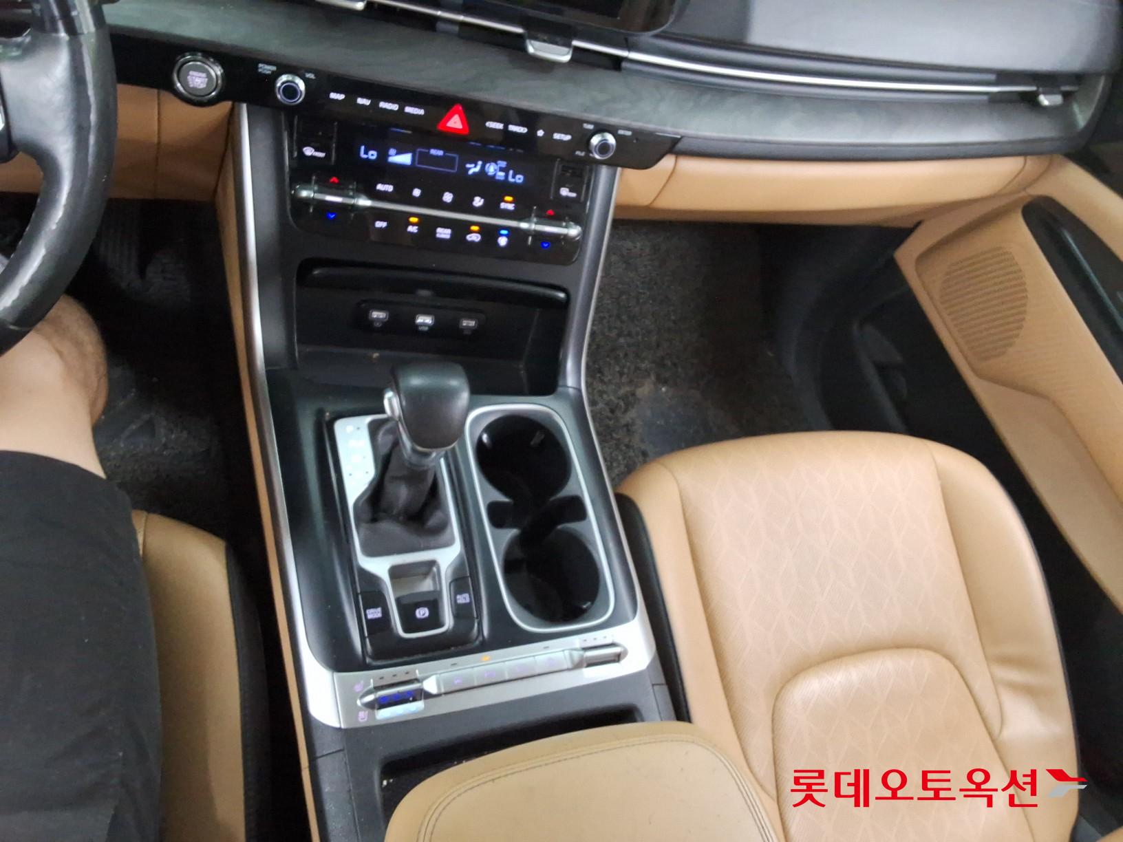 2023 - kia carnival