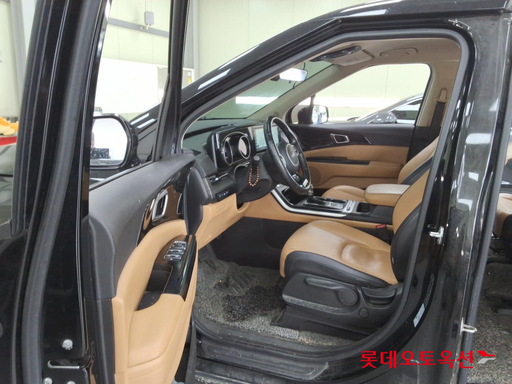 2023 - kia carnival