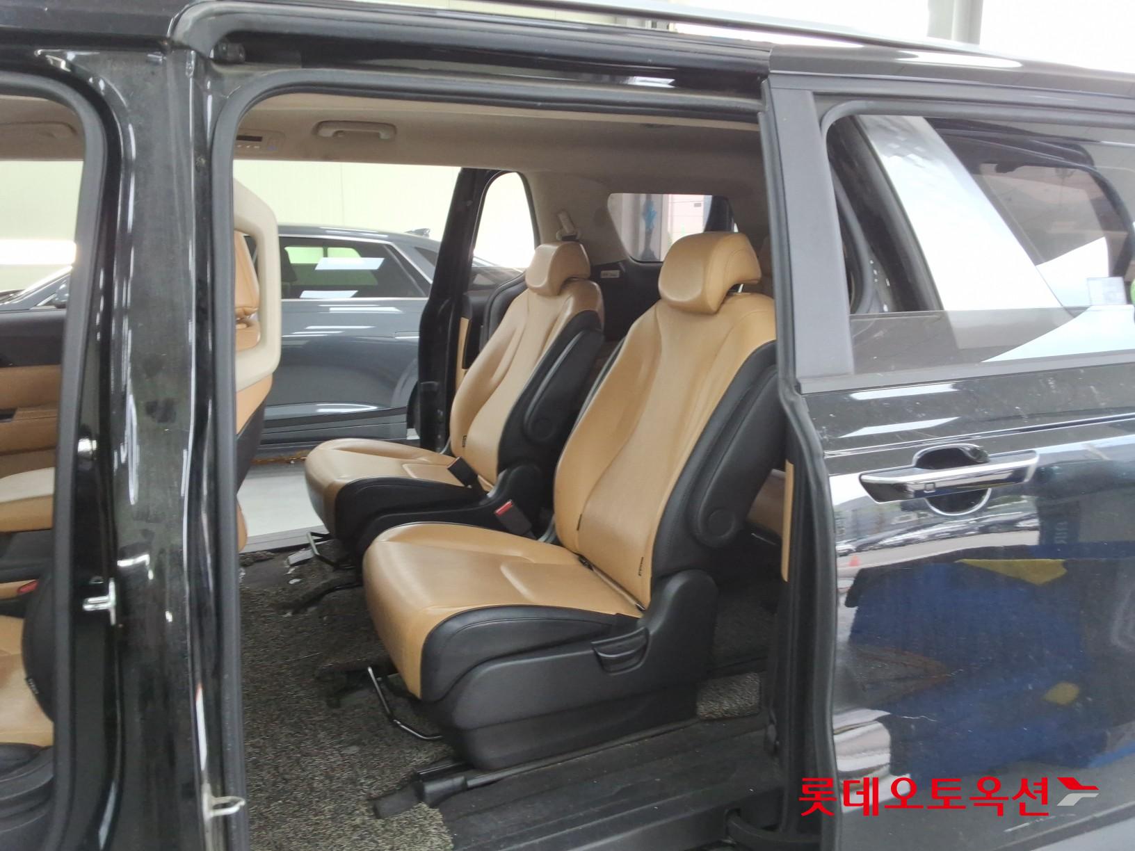 2023 - kia carnival