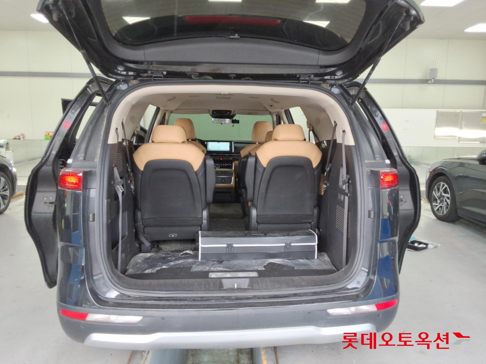 2023 - kia carnival