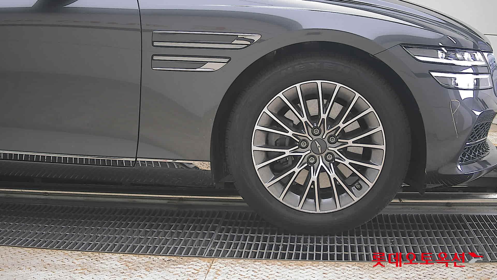 2022 - genesis g80