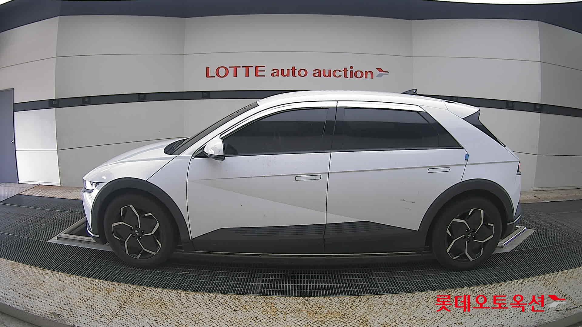 2022 - hyundai ioniq