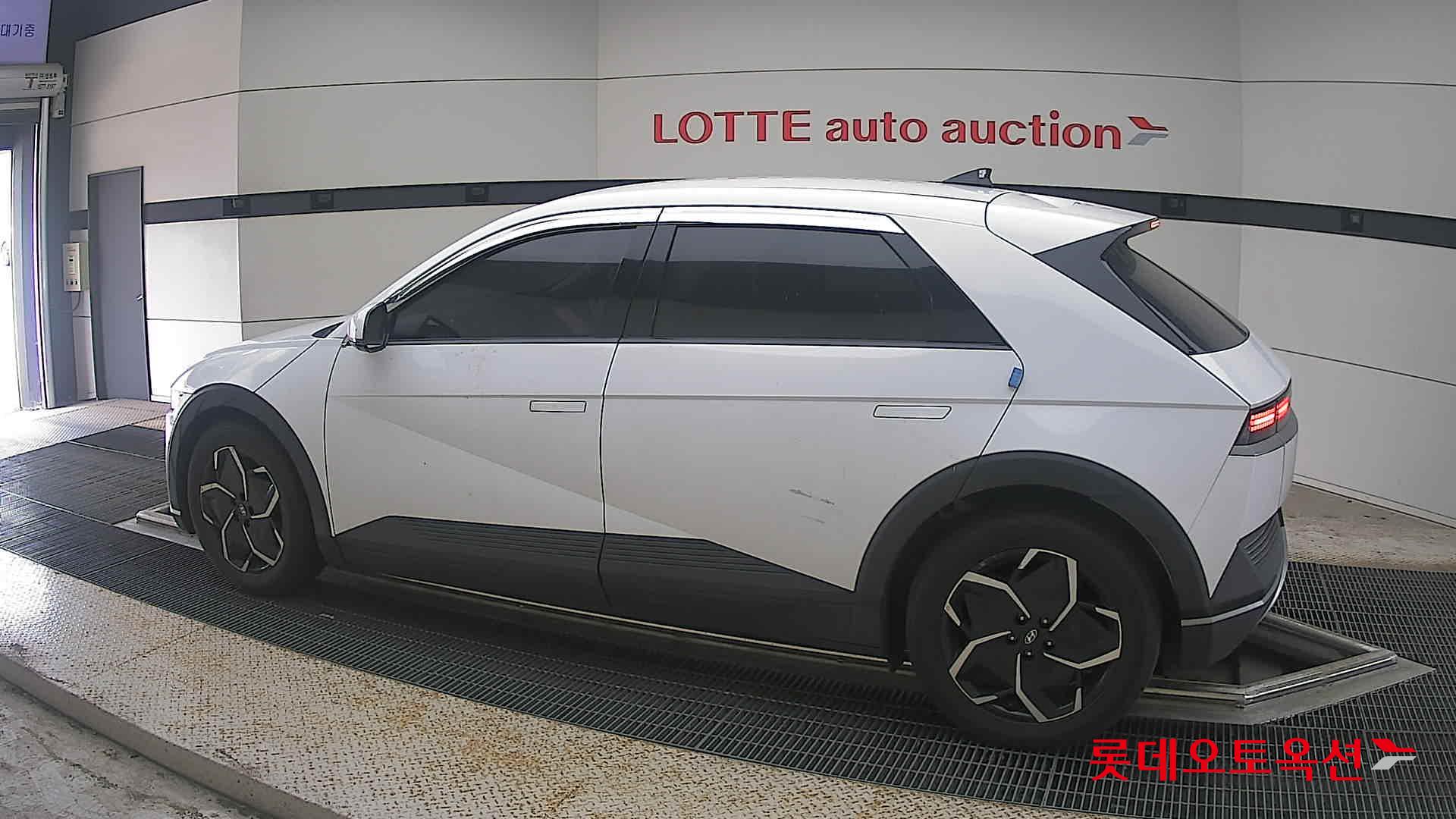 2022 - hyundai ioniq