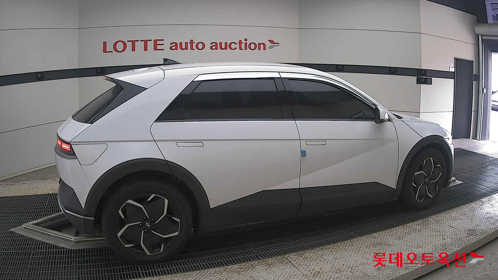 2022 - hyundai ioniq