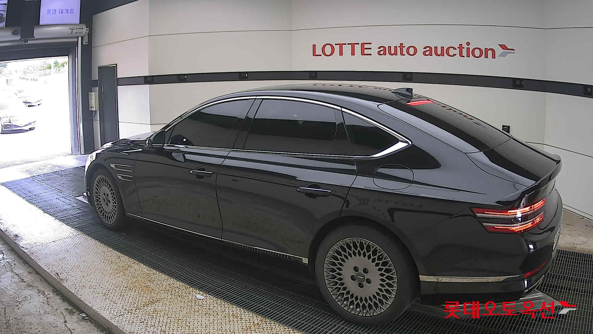 2021 - genesis g80