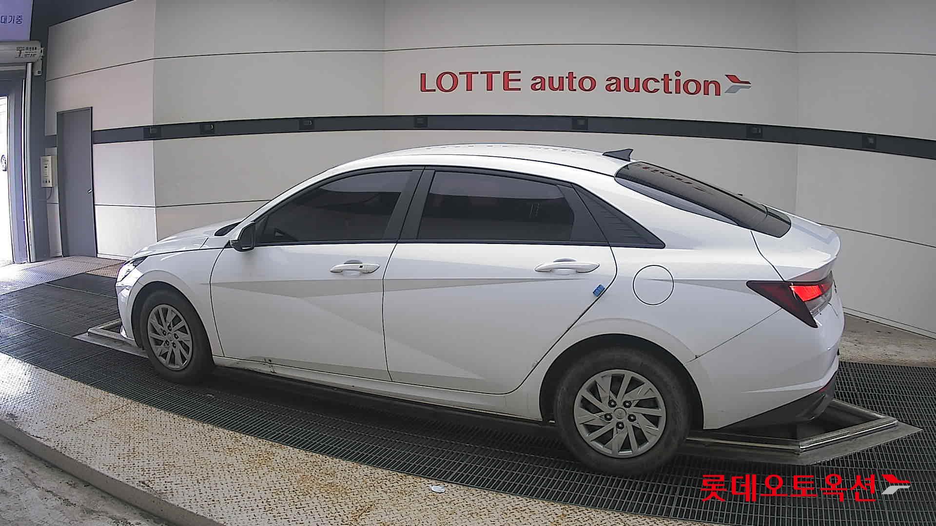 2021 - hyundai avante