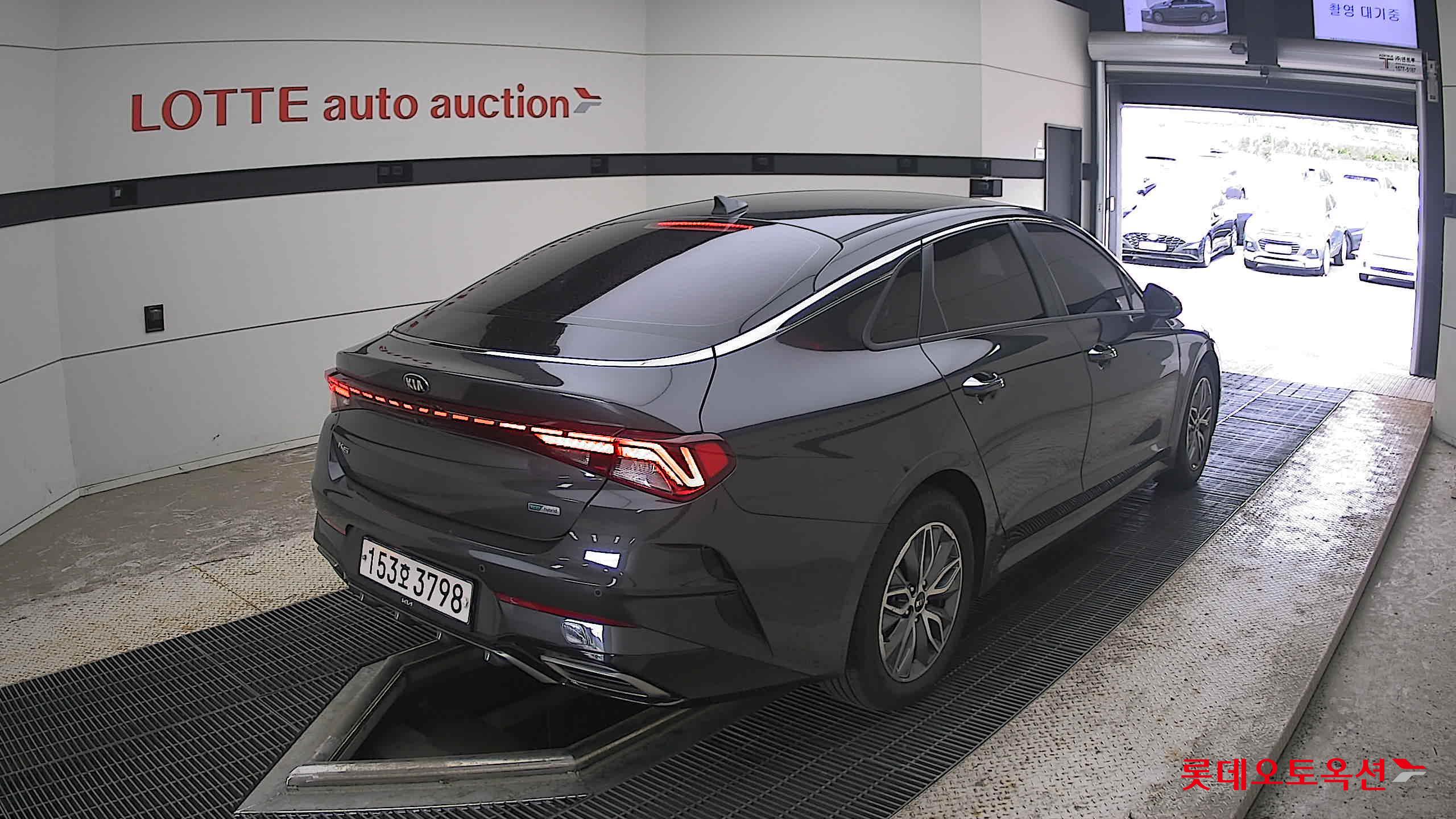 2021 - kia k5
