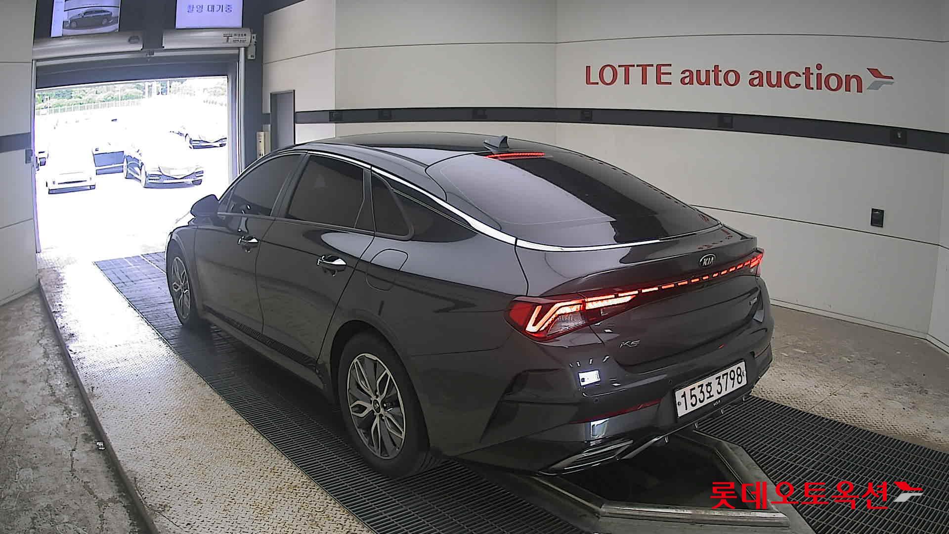 2021 - kia k5