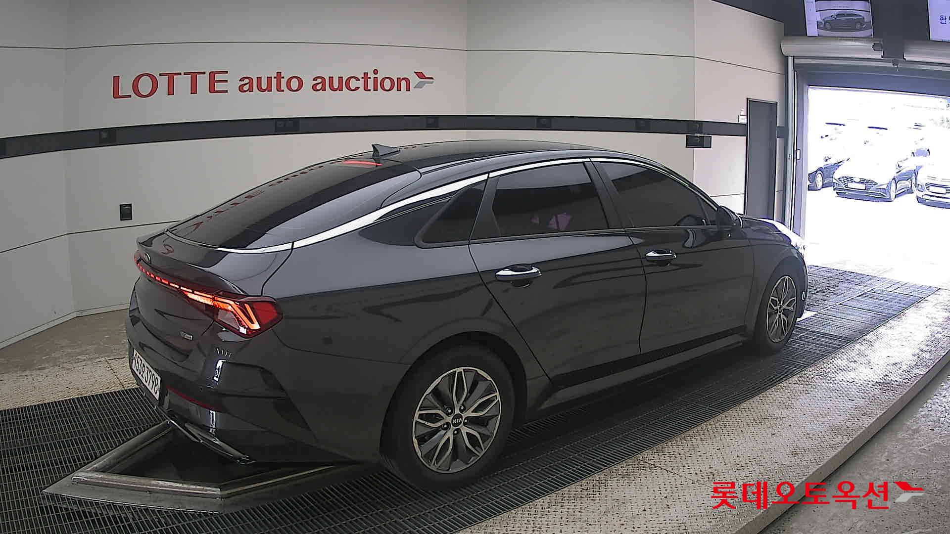 2021 - kia k5