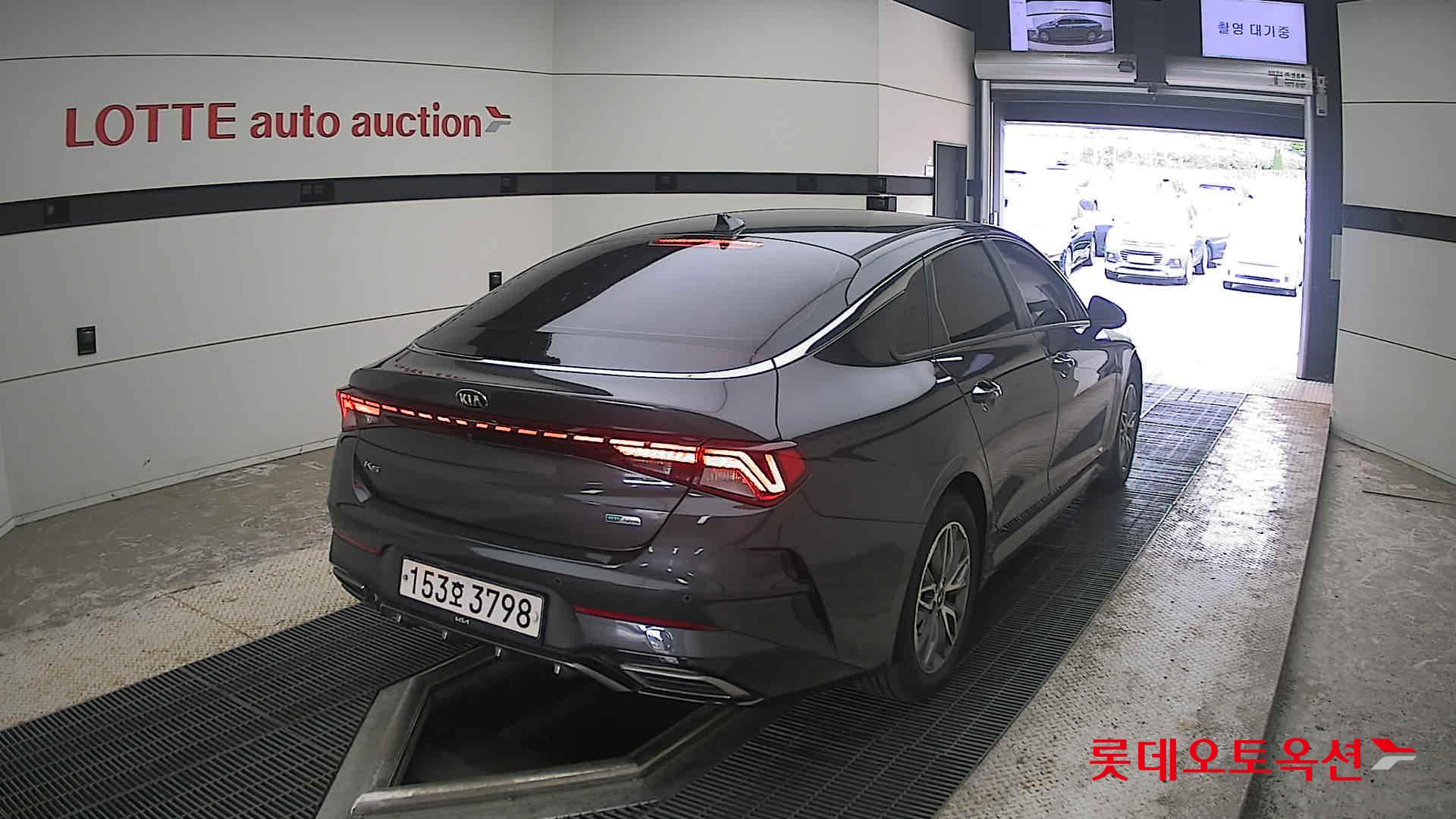 2021 - kia k5