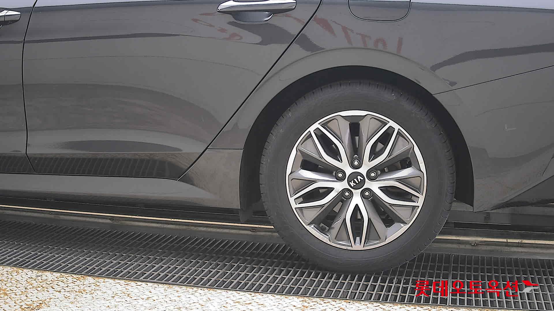 2021 - kia k5
