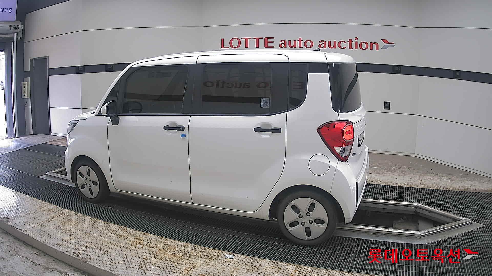 2022 - kia ray