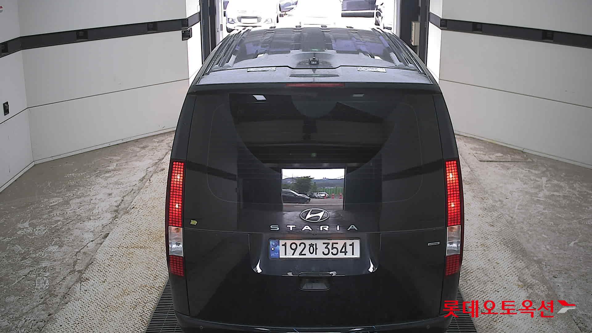 2023 - hyundai staria