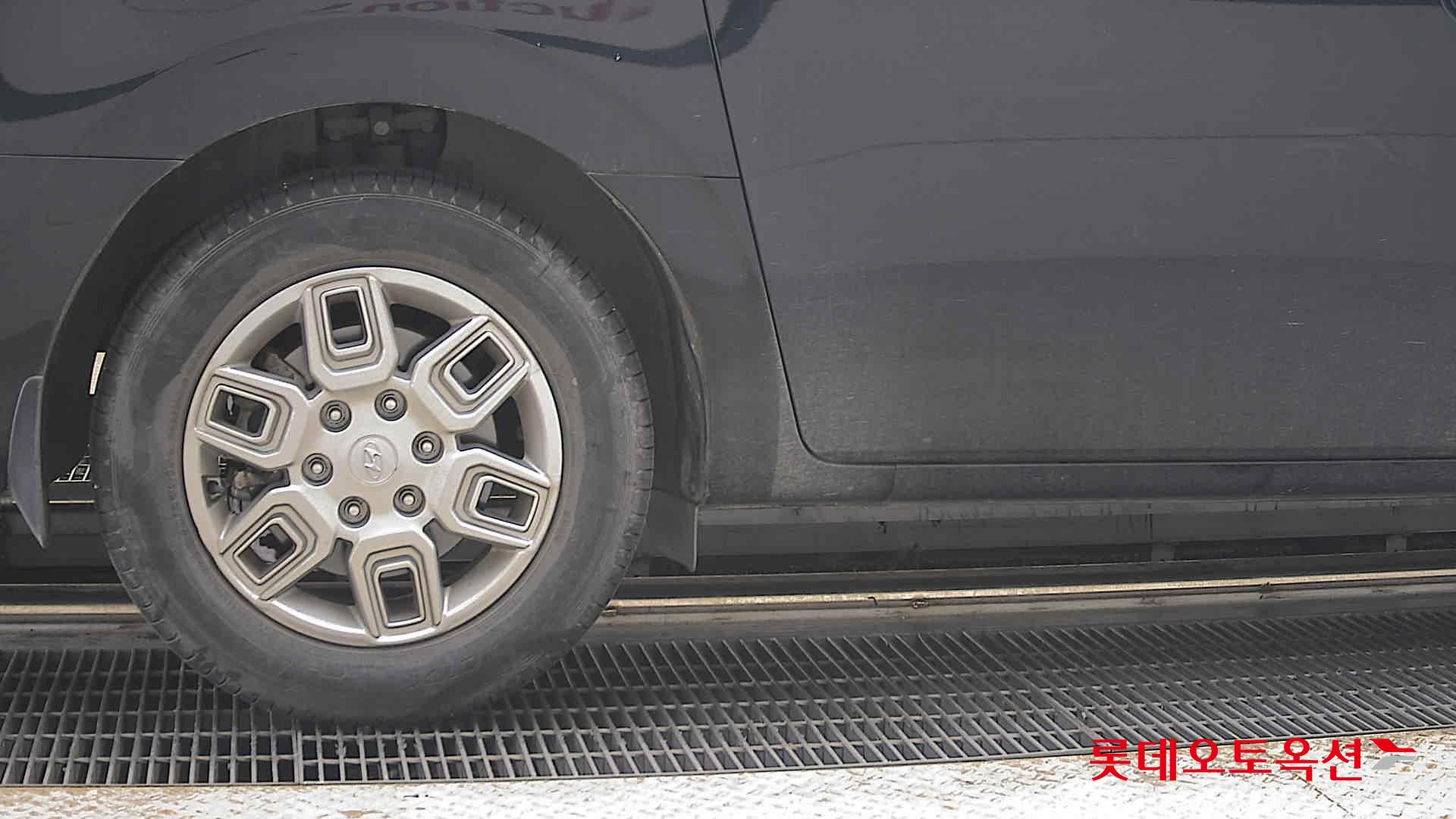 2023 - hyundai staria