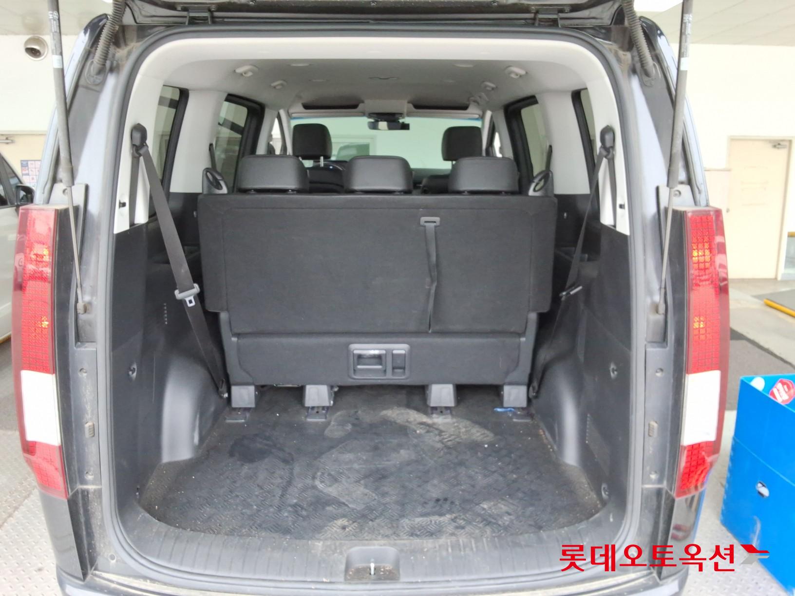 2023 - hyundai staria