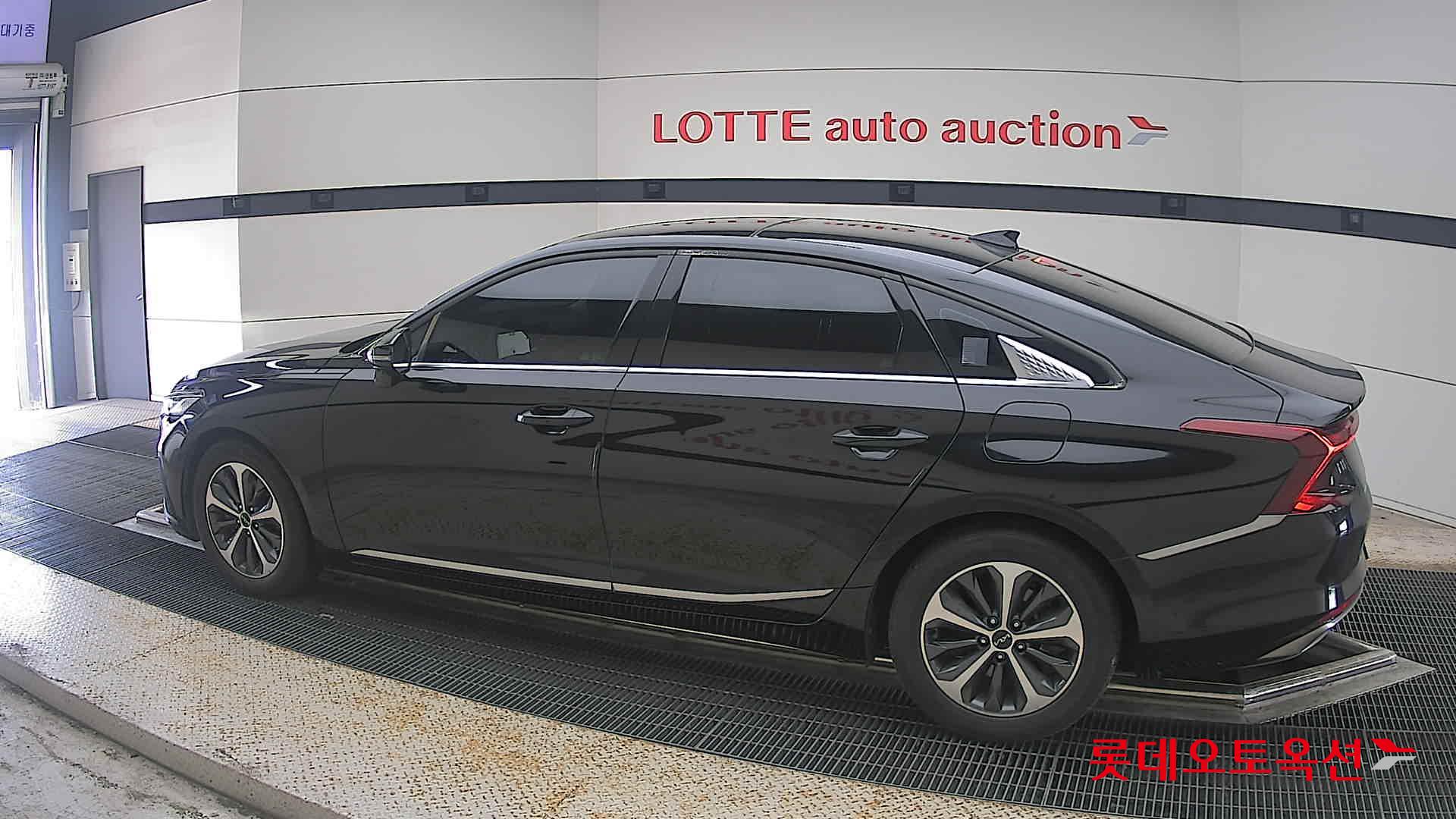 2022 - kia k8