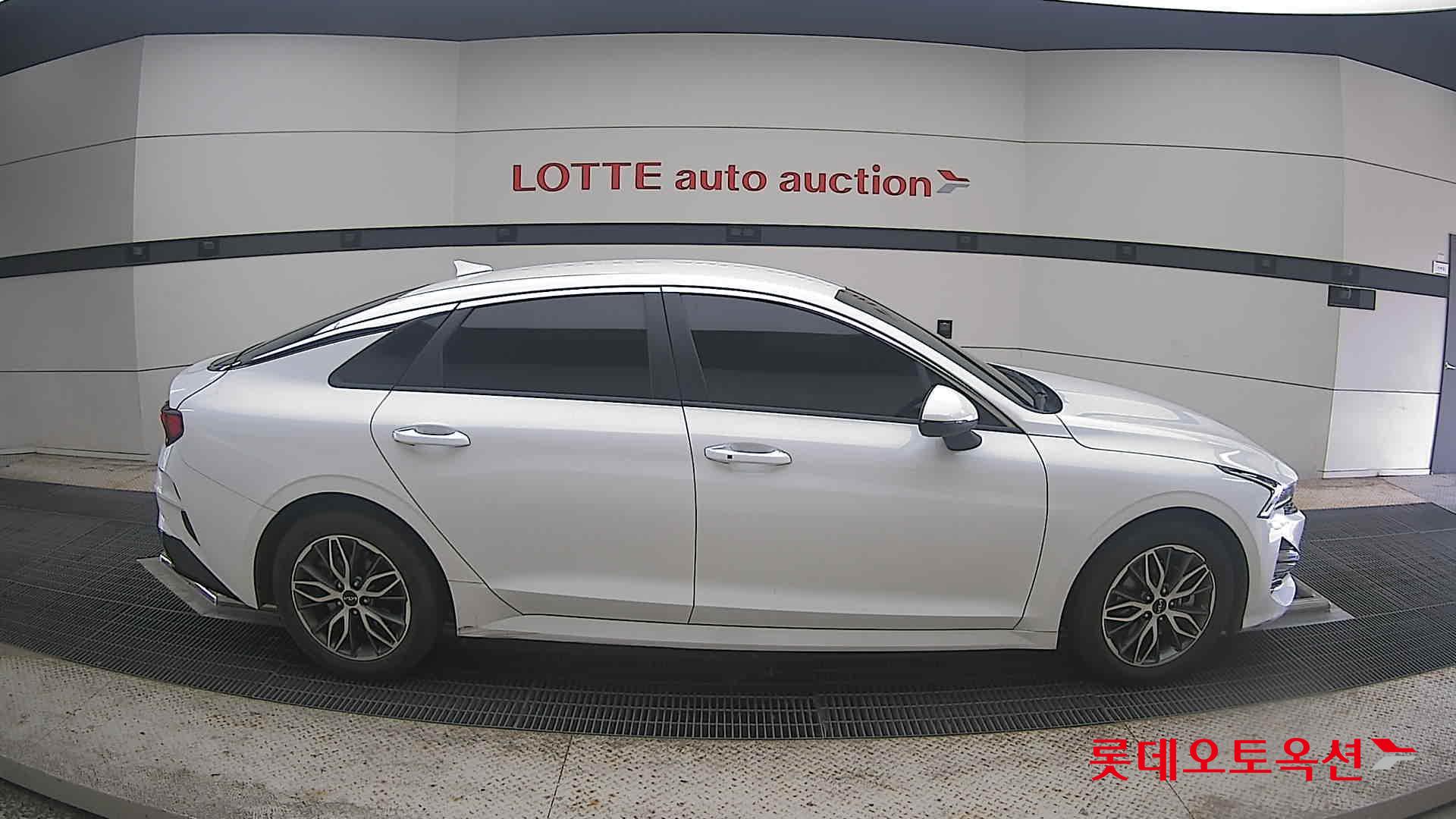 2022 - kia k5