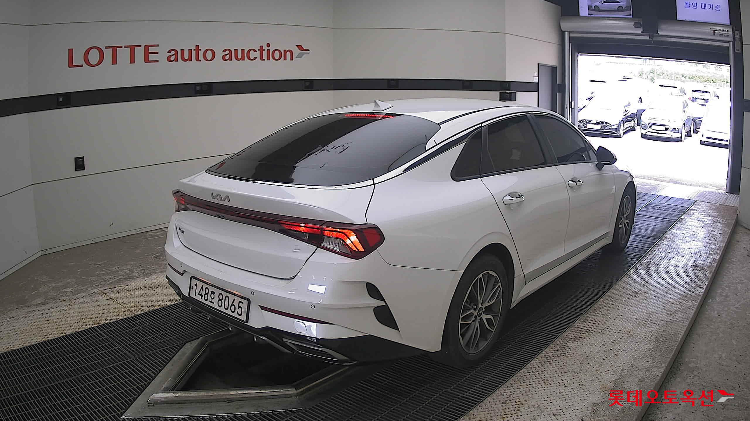 2022 - kia k5