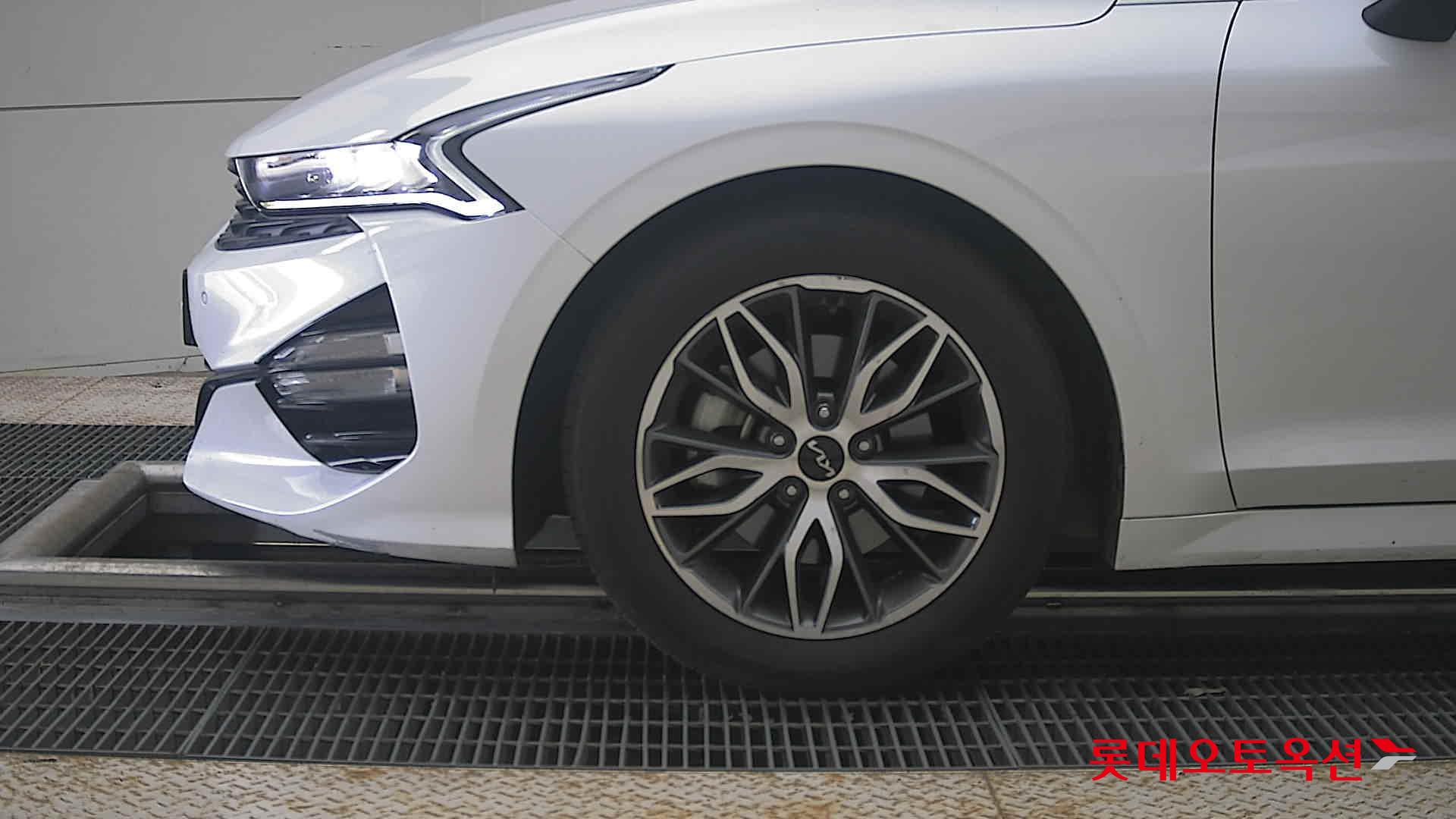 2022 - kia k5