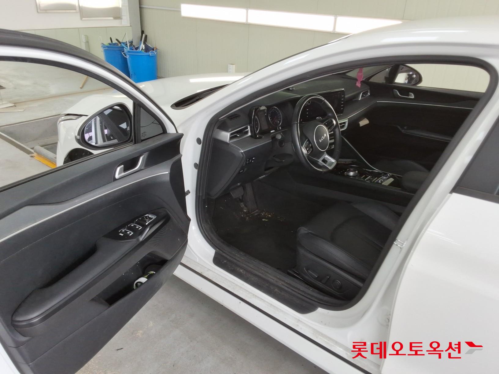 2022 - kia k5