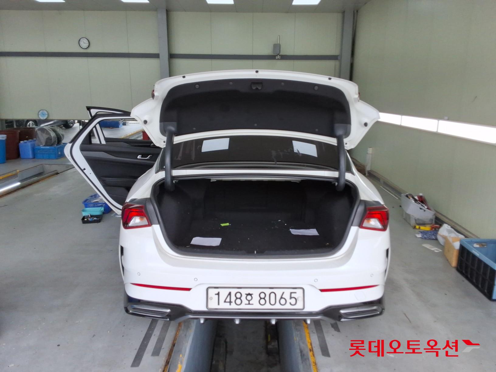 2022 - kia k5