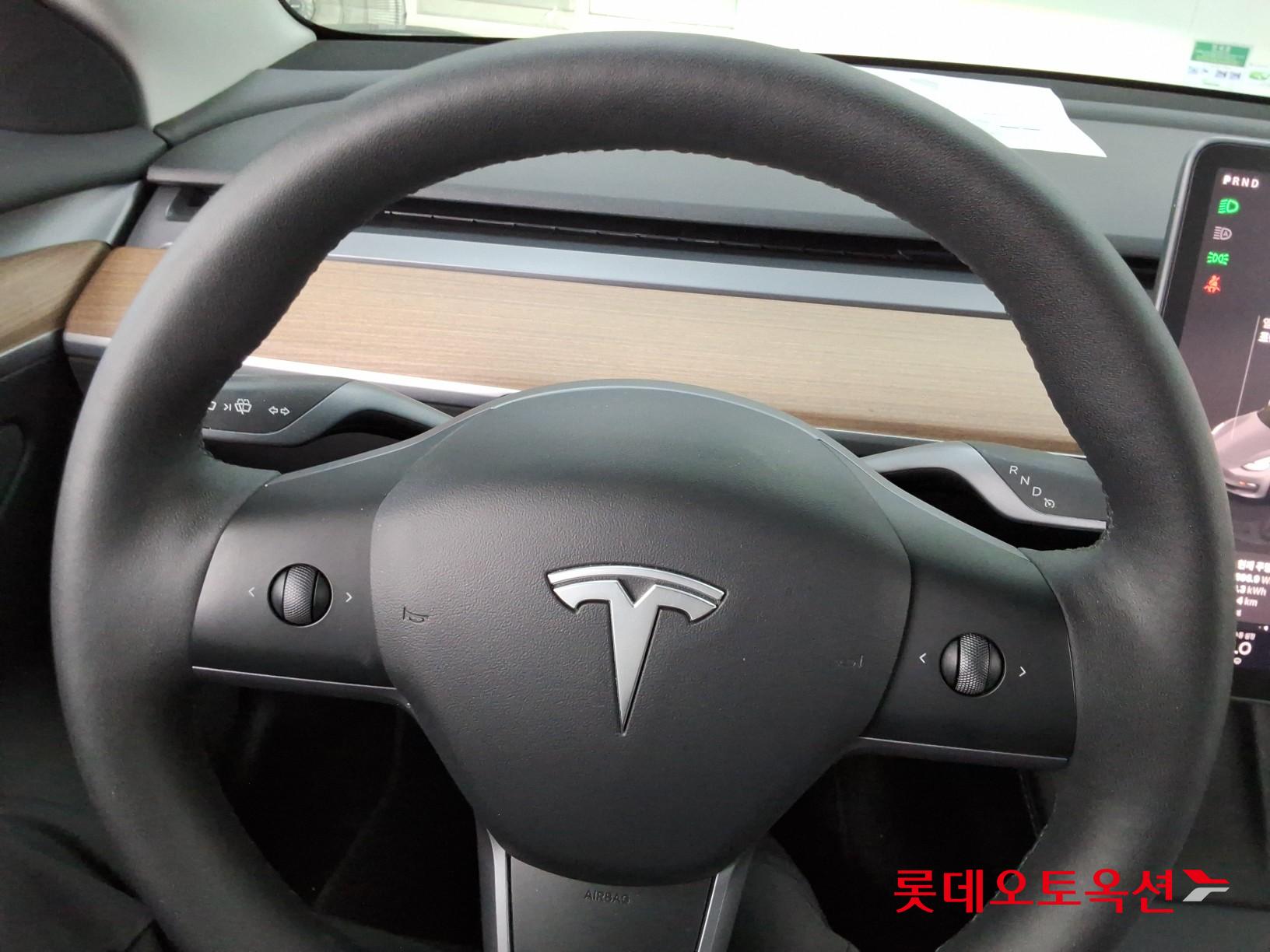 2022 - tesla model 3