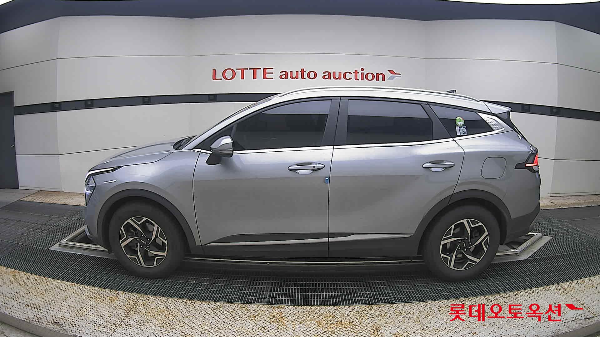 2022 - kia sportage
