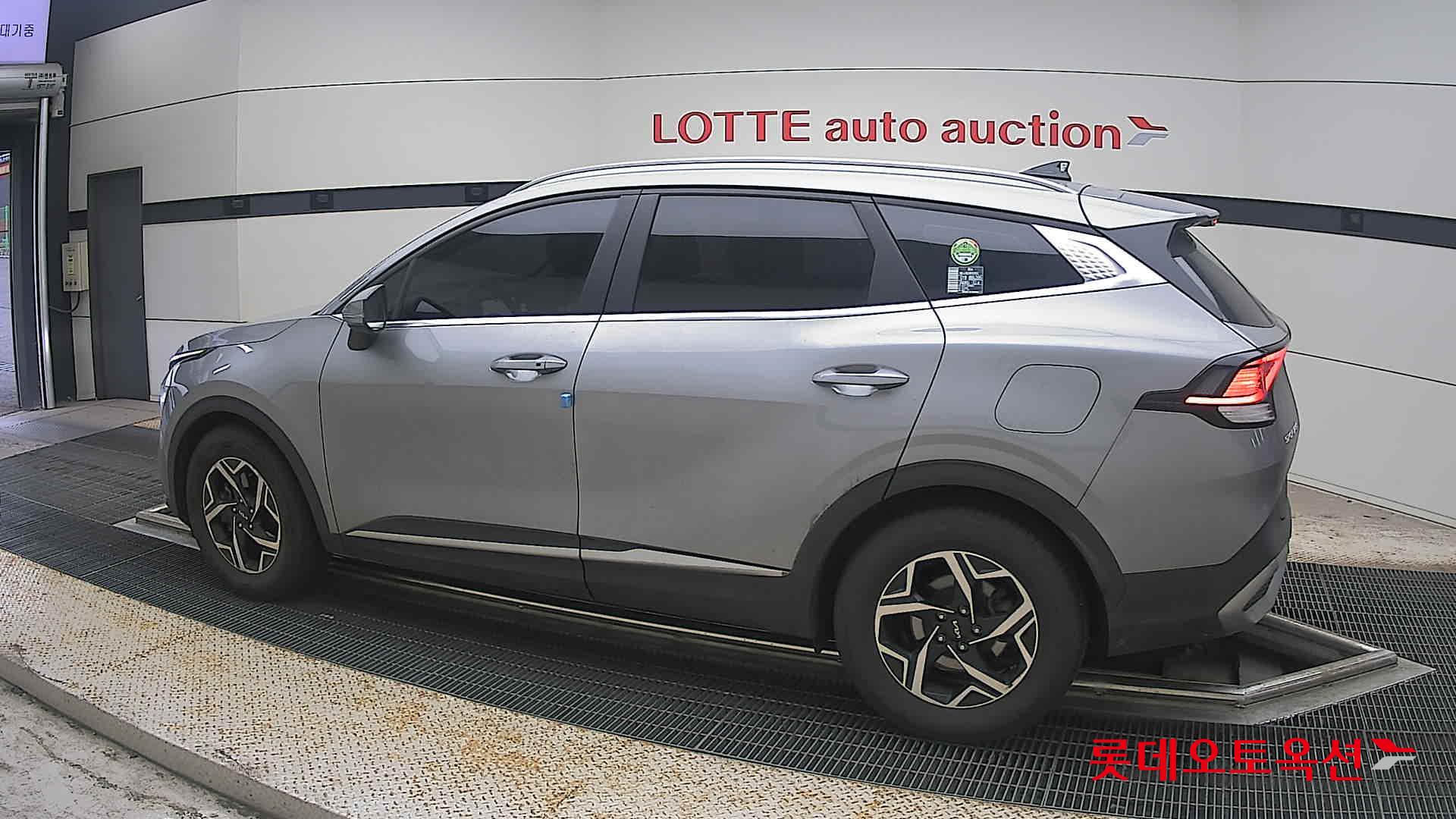 2022 - kia sportage