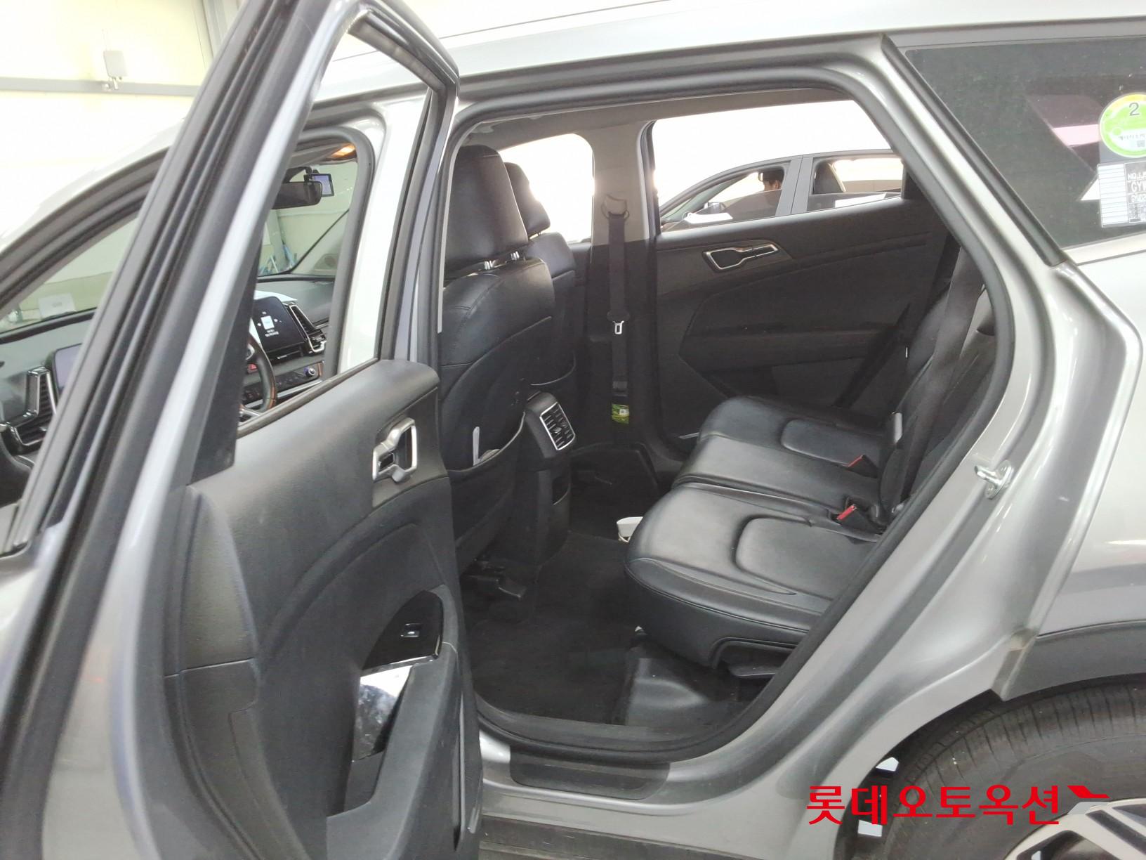 2022 - kia sportage