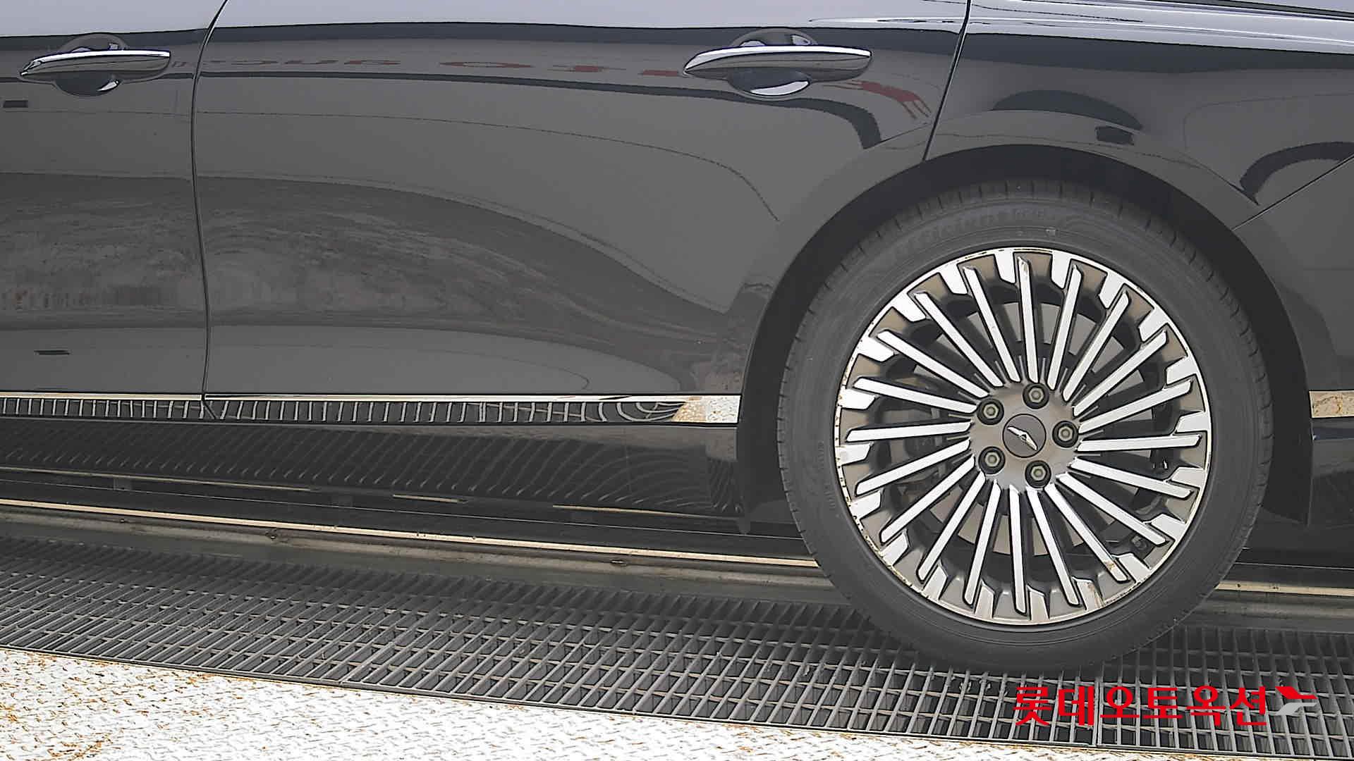 2022 - genesis g80