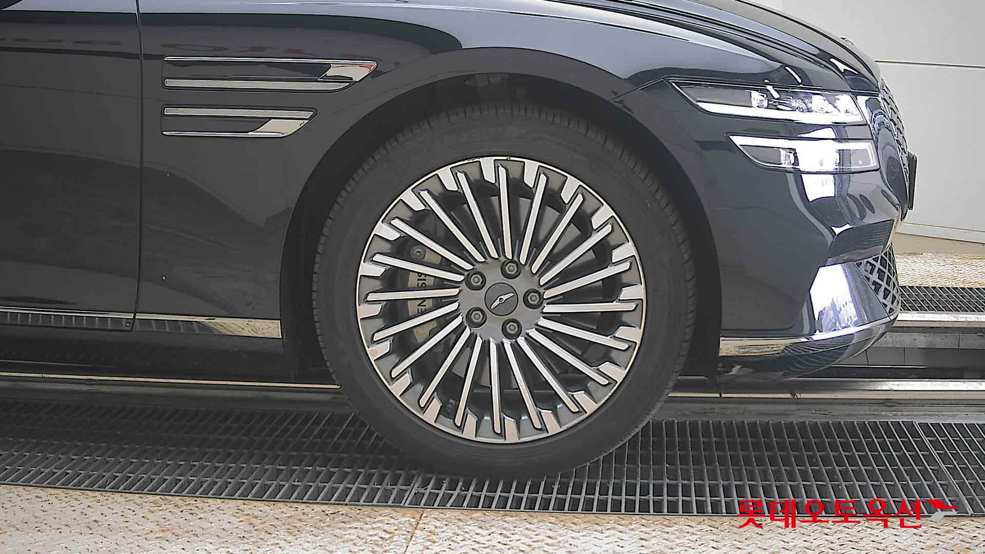 2022 - genesis g80