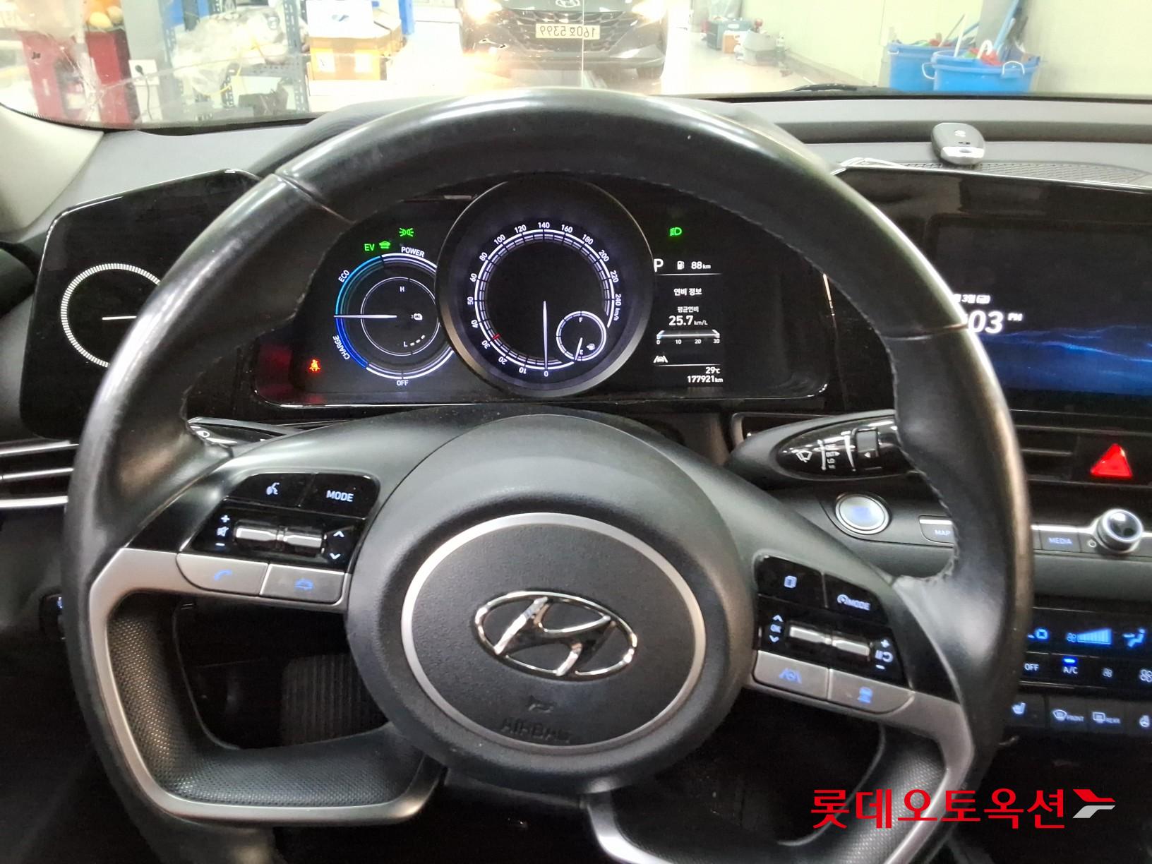 2021 - hyundai avante