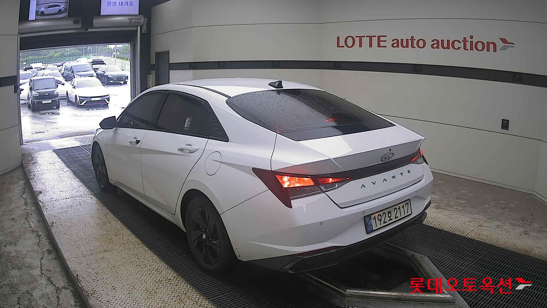 هيونداي أفانتي 2023 MODERN