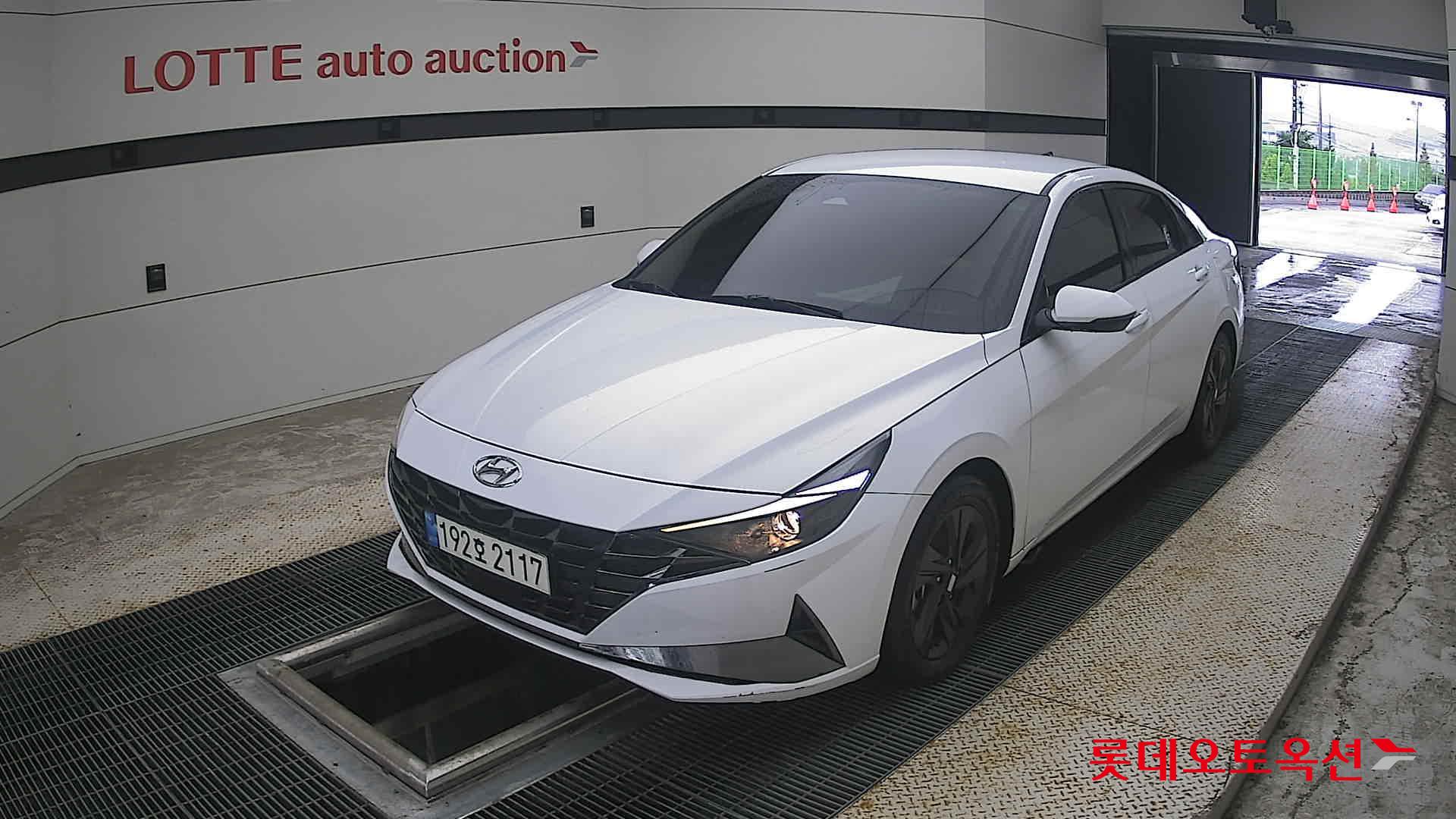 هيونداي أفانتي 2023 MODERN