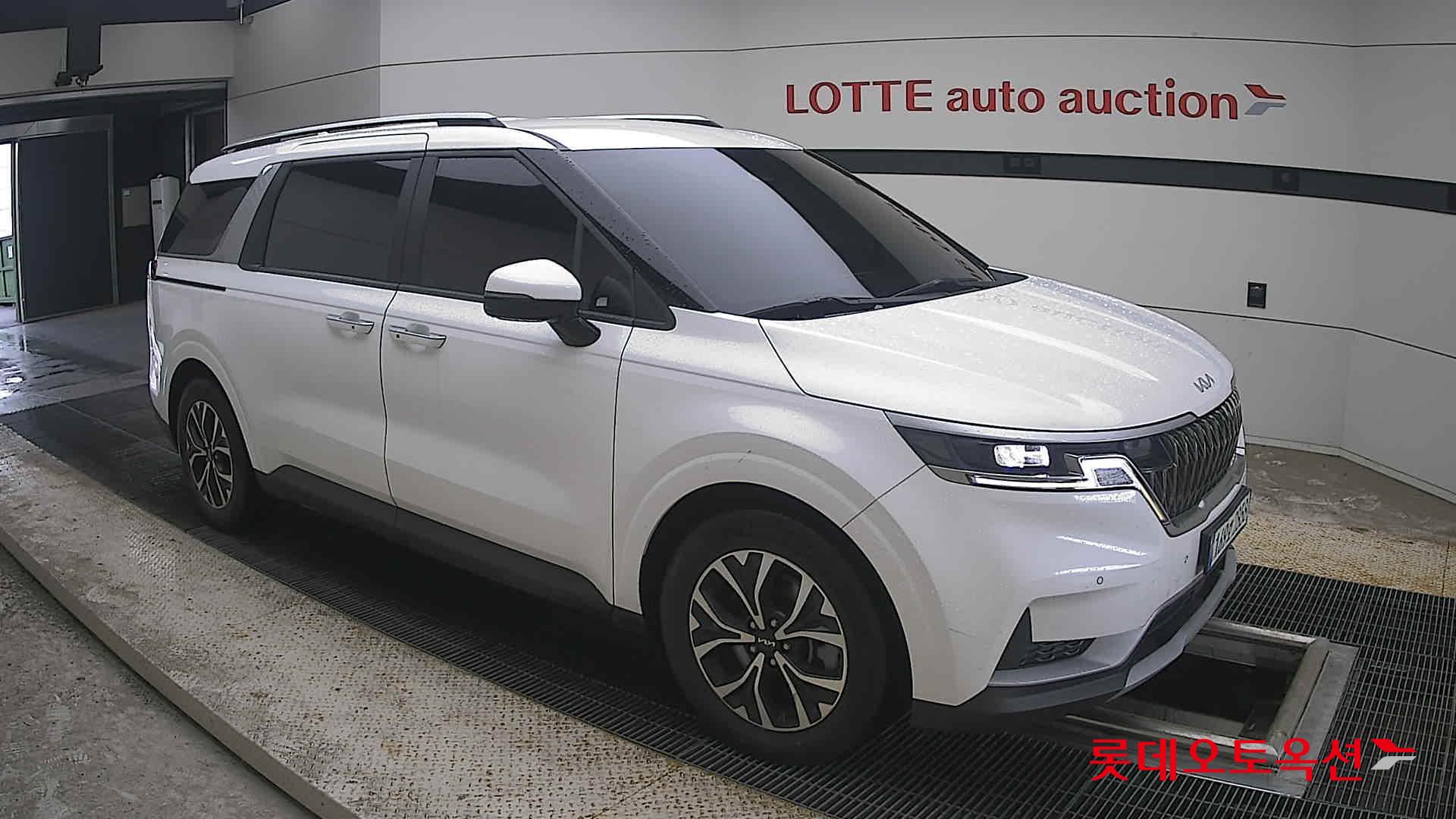 2023 - kia carnival
