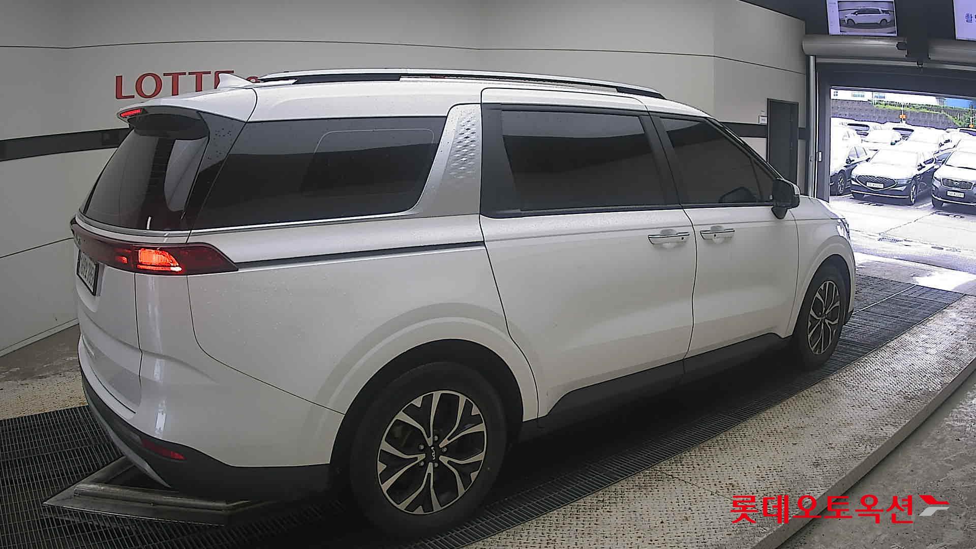2023 - kia carnival