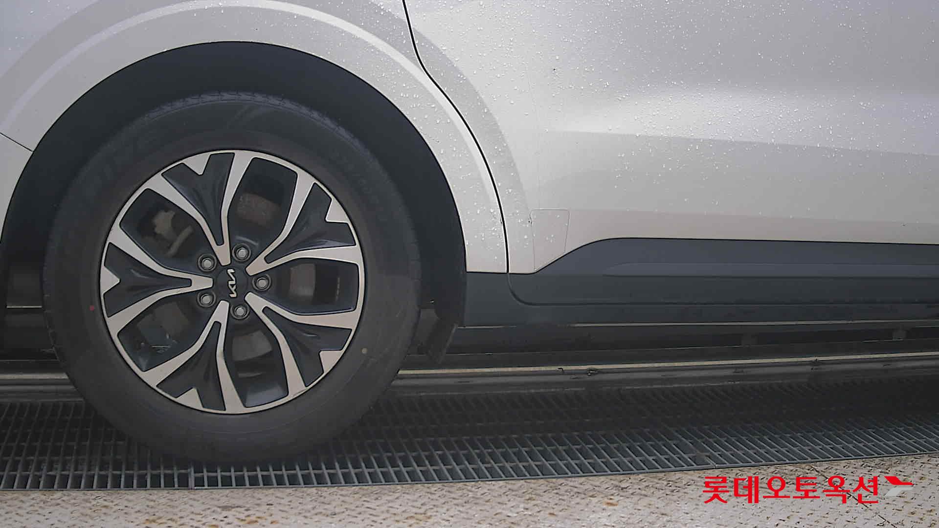 2023 - kia carnival