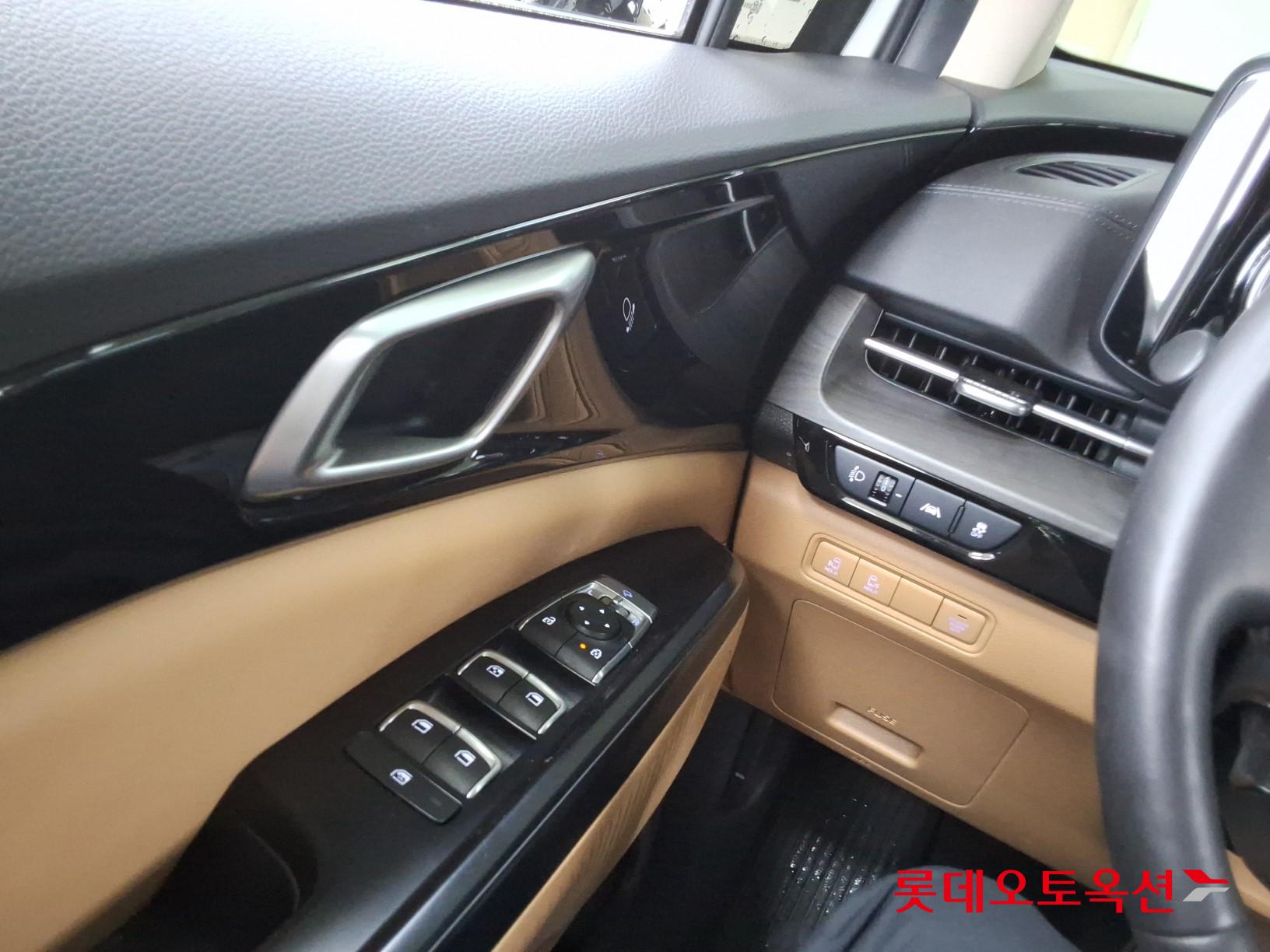 2023 - kia carnival