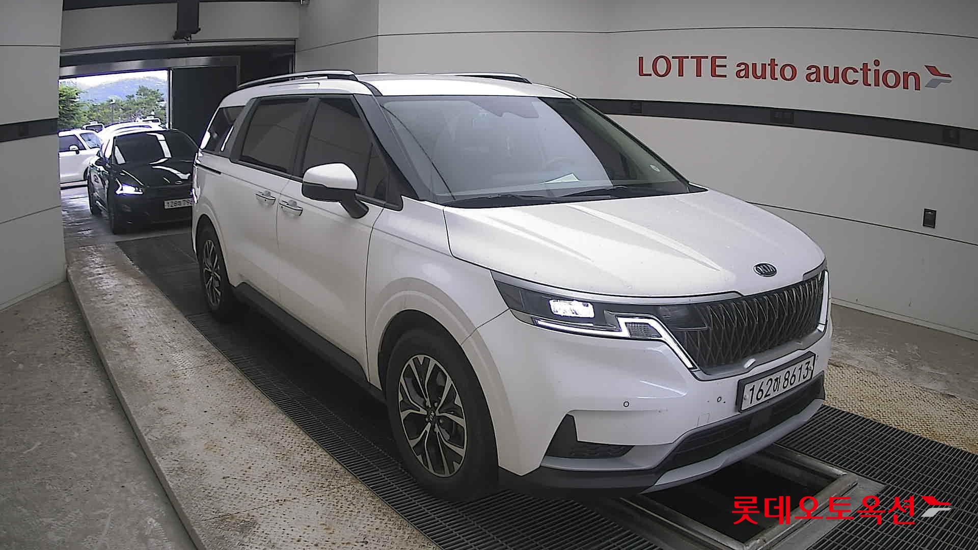 2021 - kia carnival