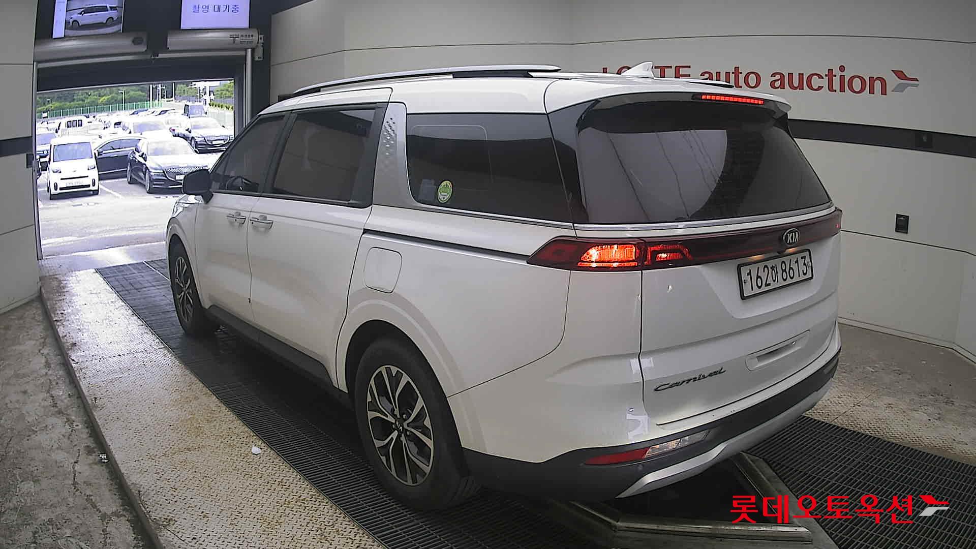 2021 - kia carnival
