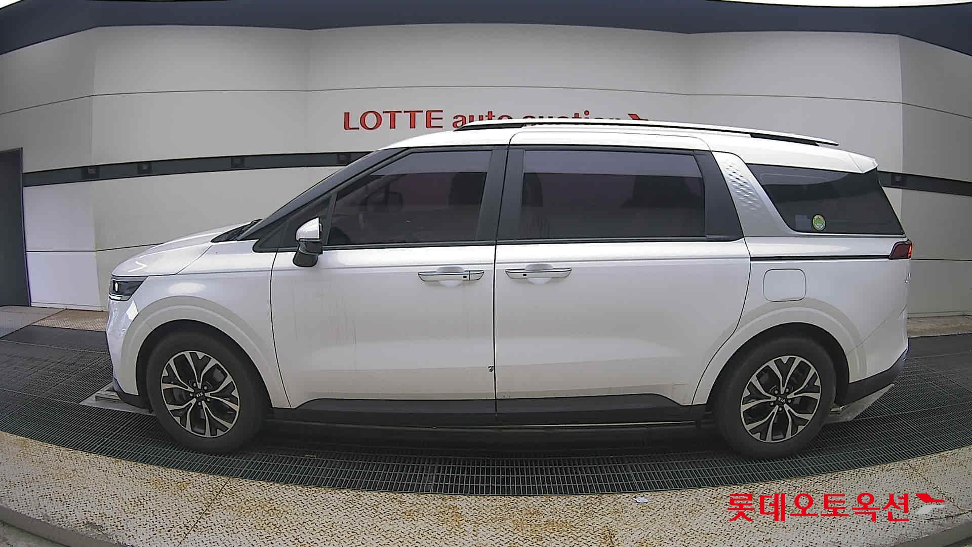 2021 - kia carnival