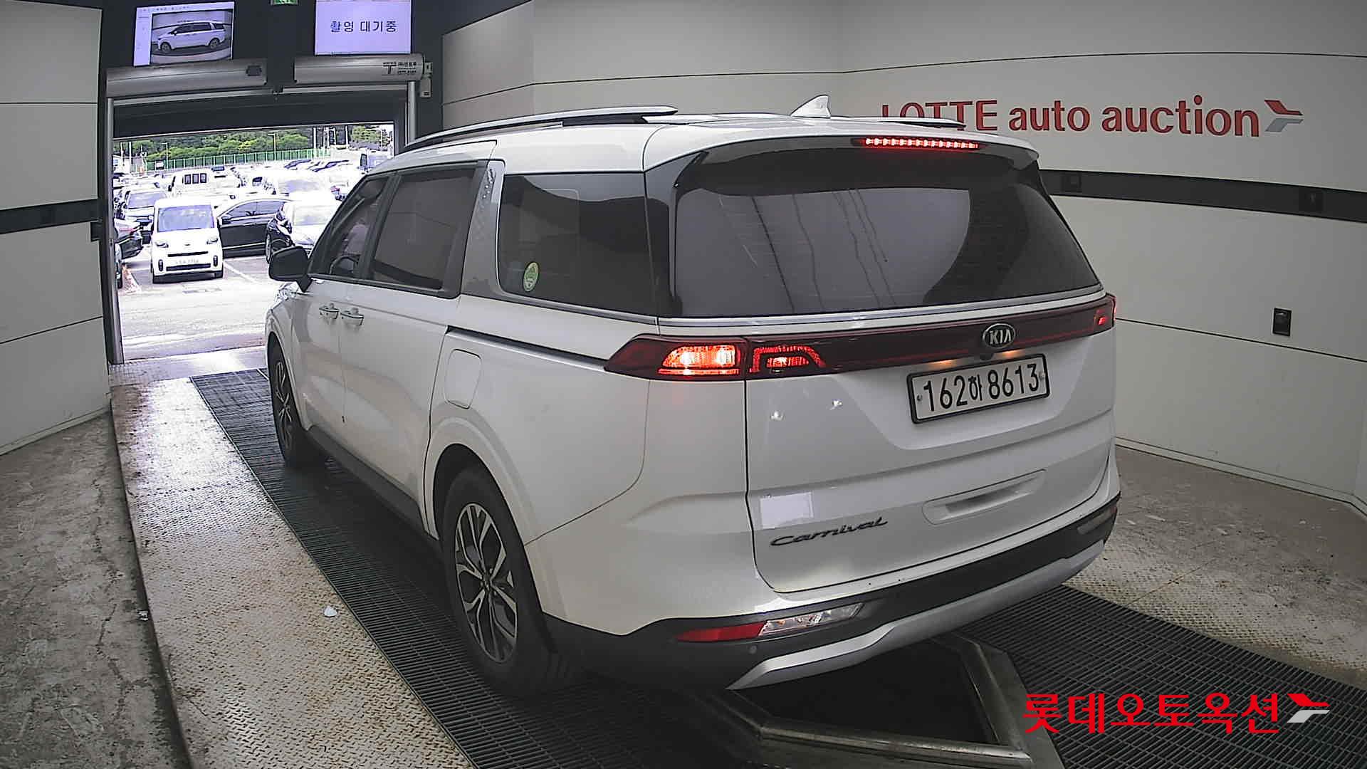 2021 - kia carnival