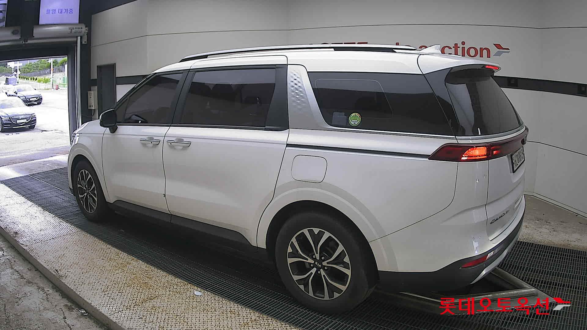 2021 - kia carnival