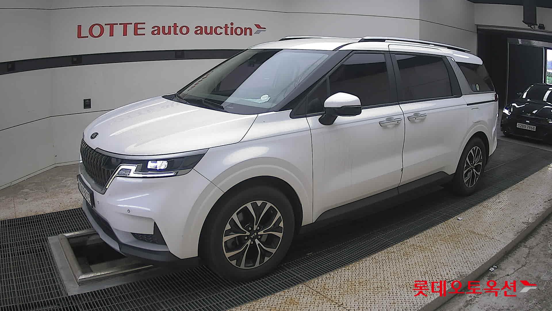 2021 - kia carnival