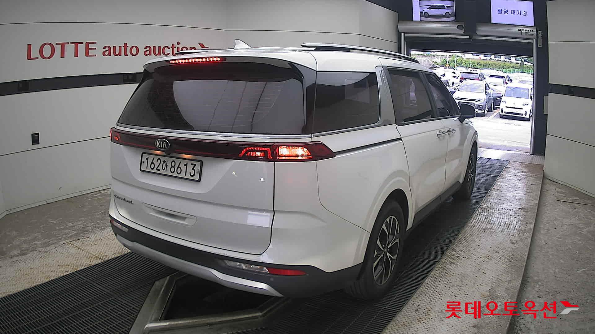 2021 - kia carnival