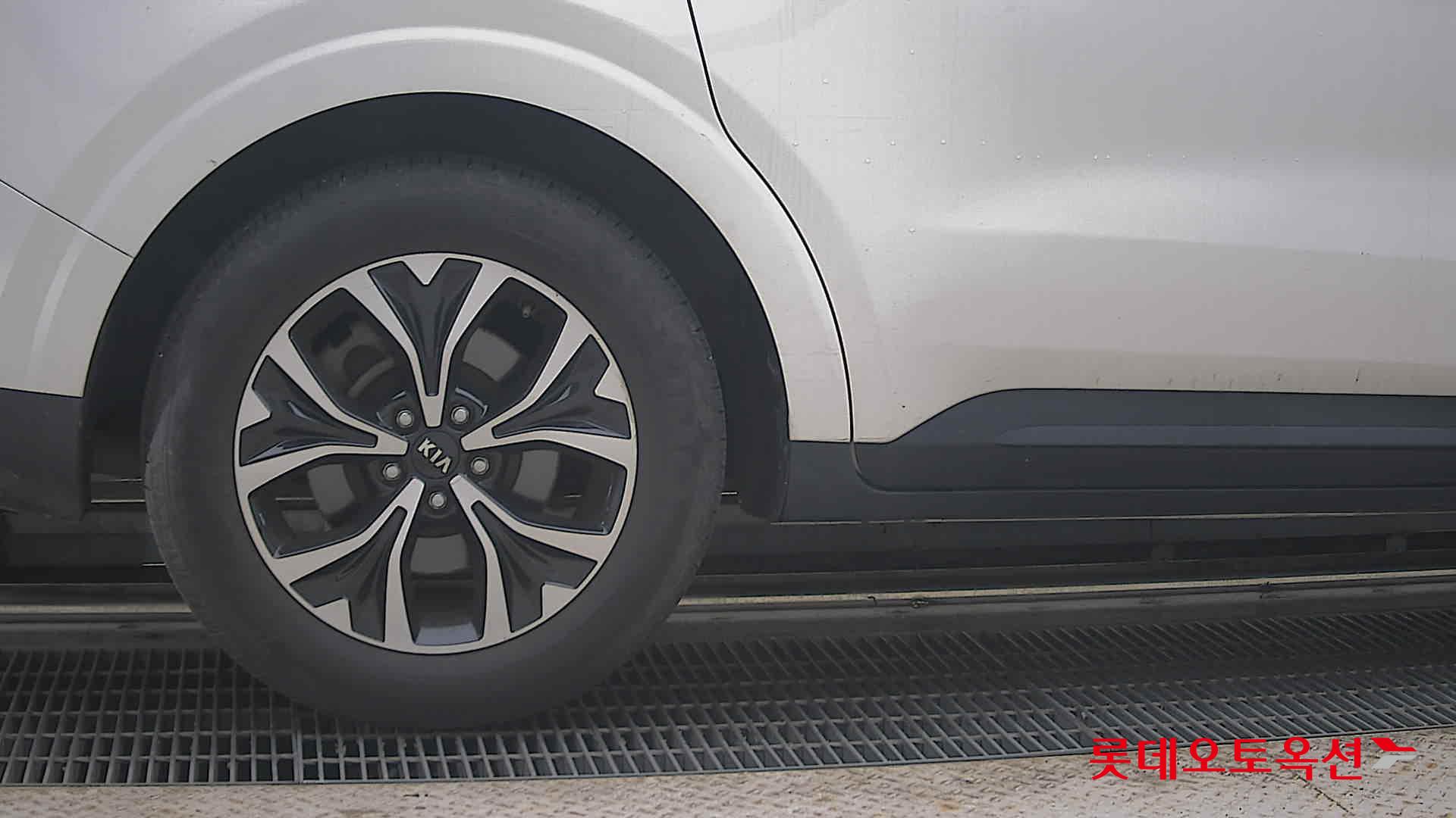 2021 - kia carnival
