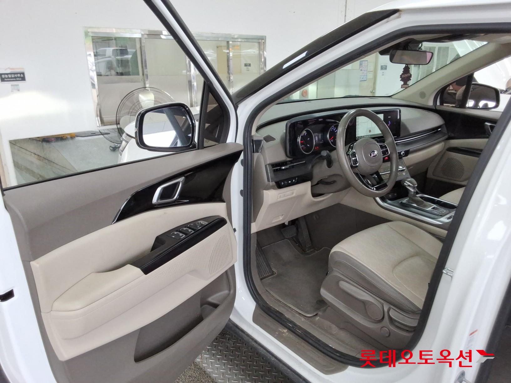 2021 - kia carnival