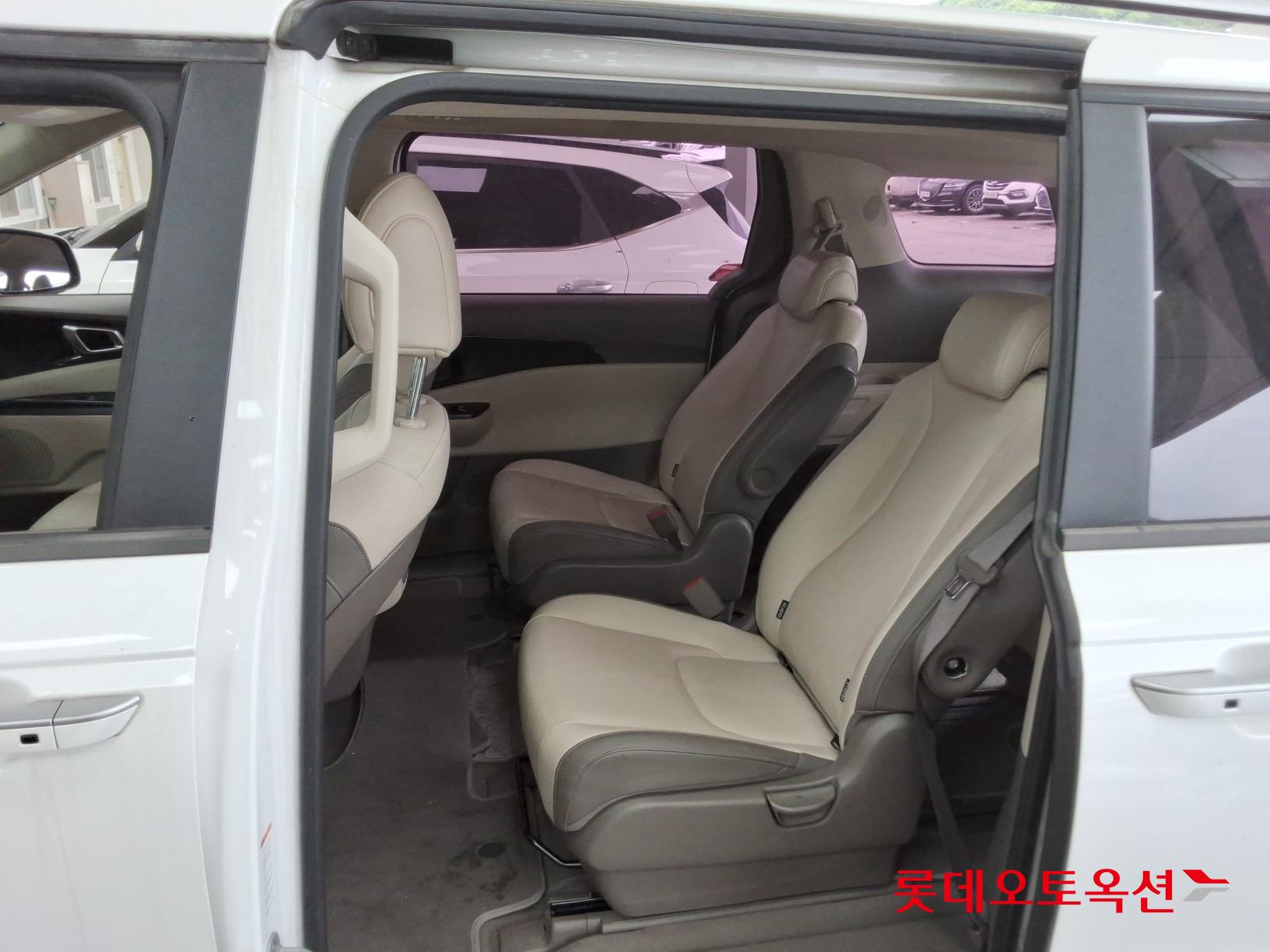 2021 - kia carnival