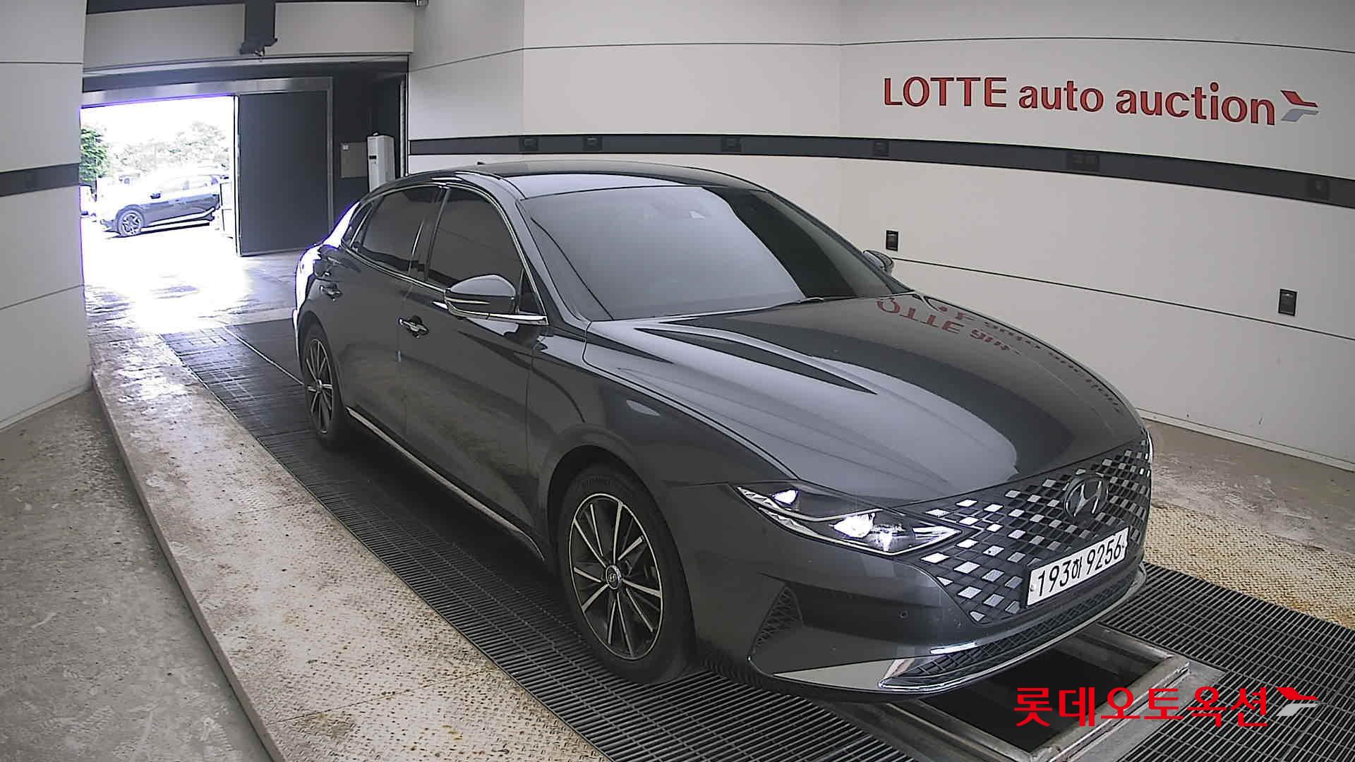 2022 - hyundai grandeur