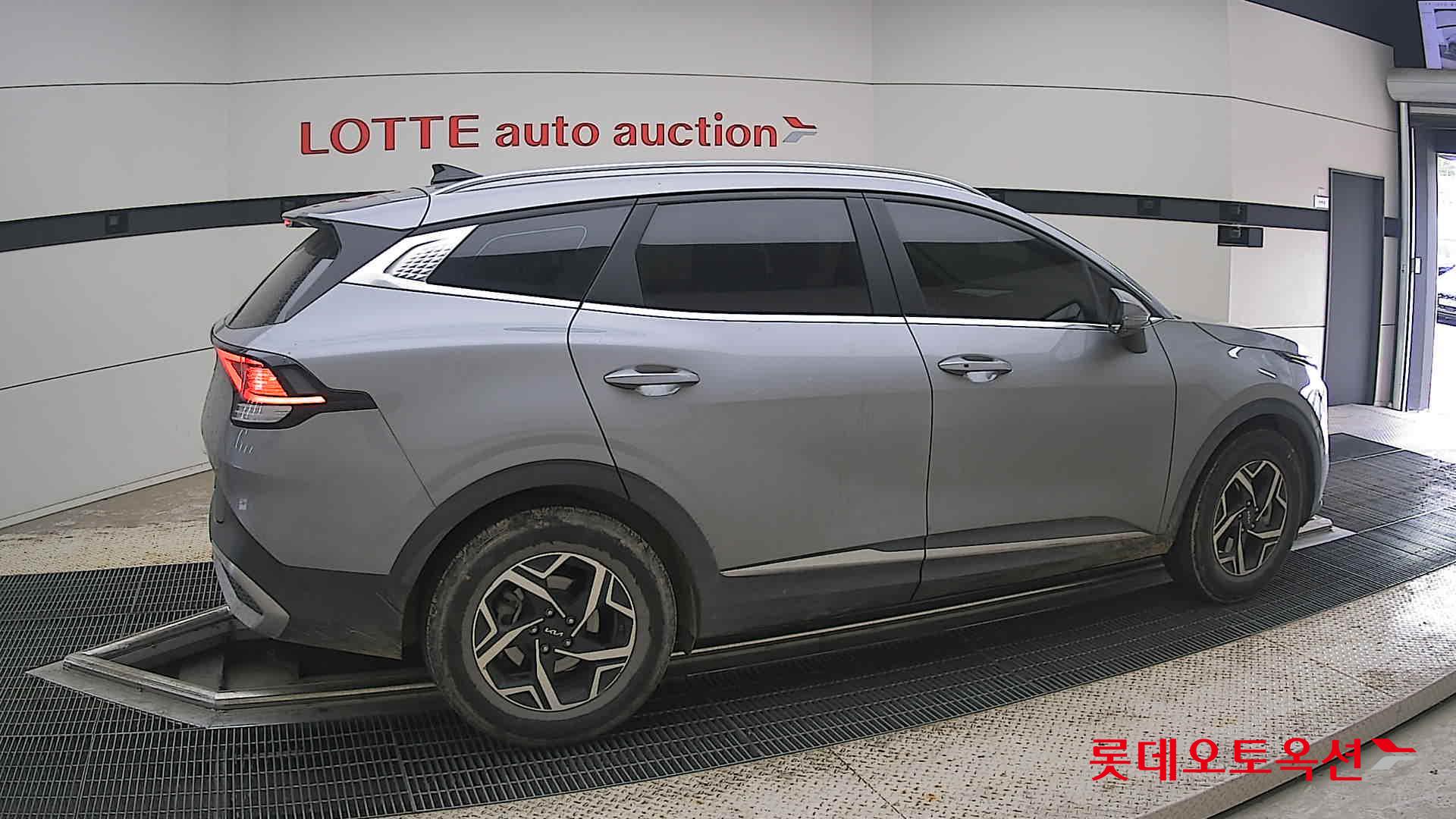 2022 - kia sportage